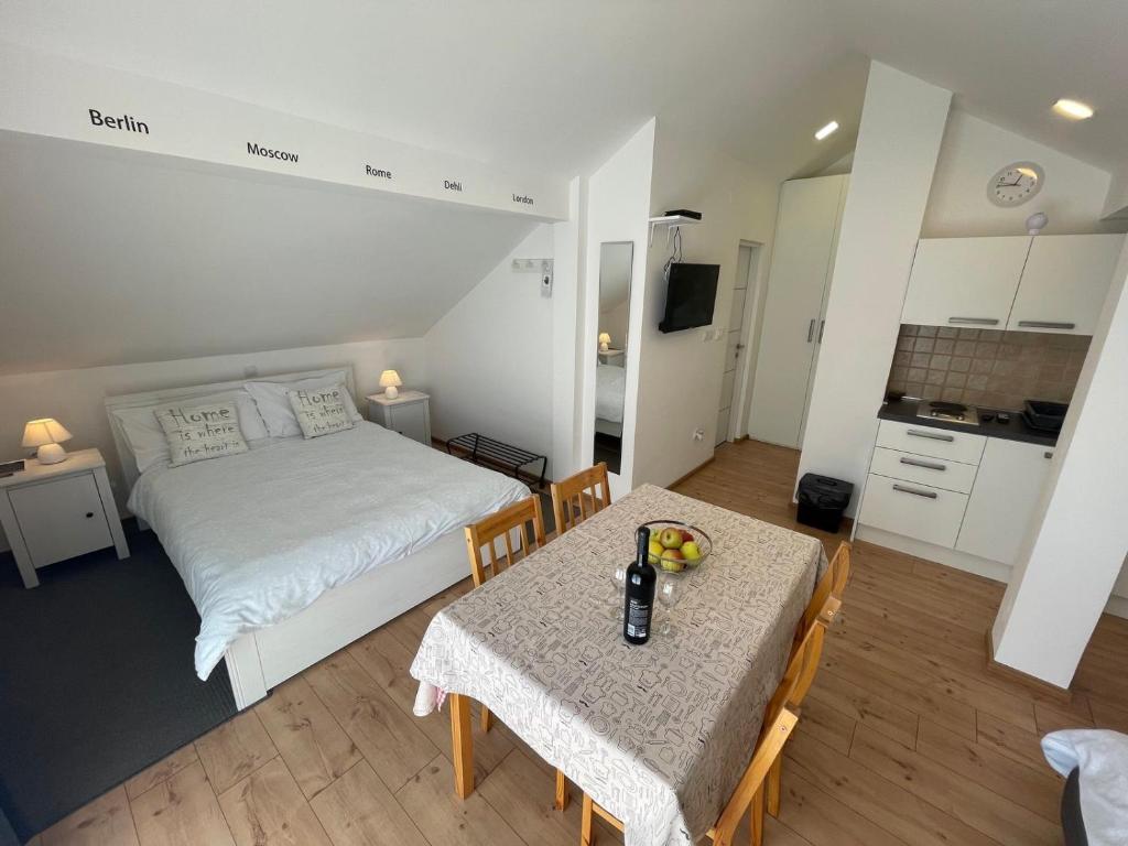 Kuchyňa alebo kuchynka v ubytovaní VIP Apartments & Room