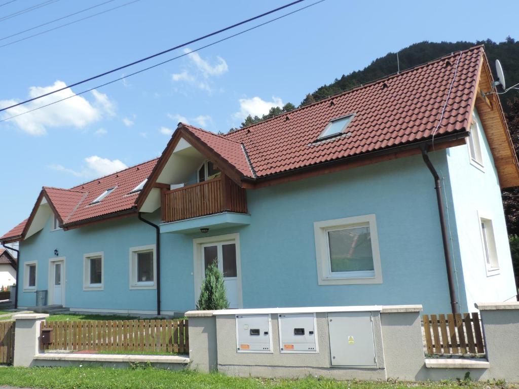 Budova, kde se prázdninový dům nachází