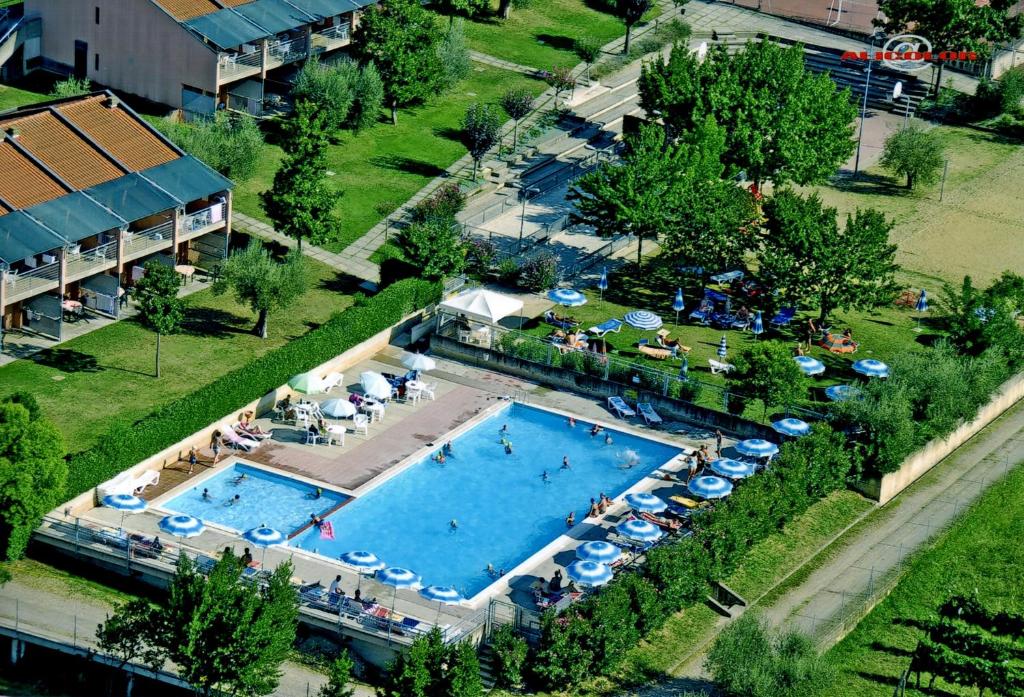 Bazén v ubytování Hotel Le Tre Isole nebo v jeho okolí