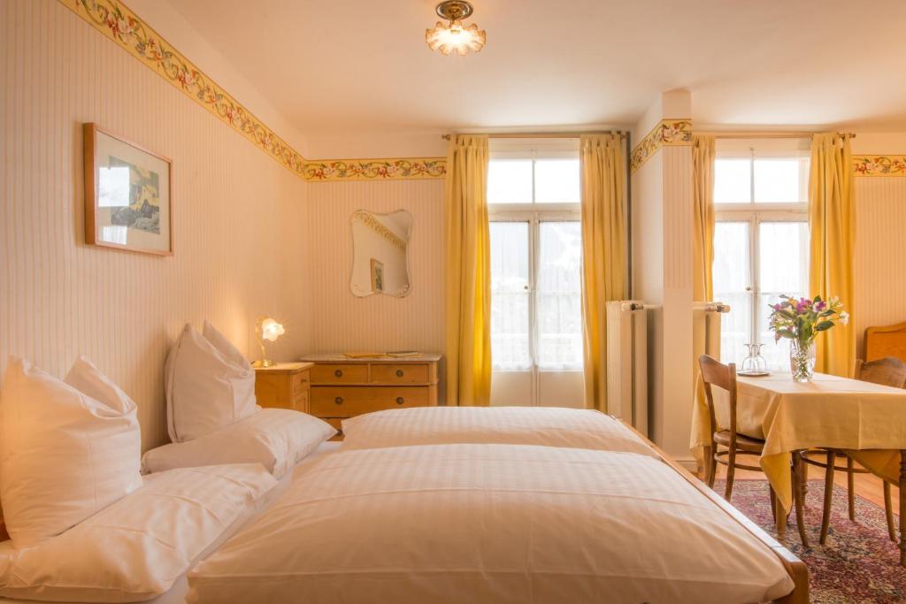 Historic Hotel Falken photo