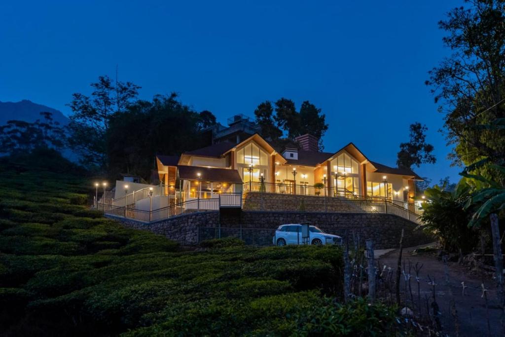 THRILL HOLIDAYS MUNNAR - Deluxe Double Room