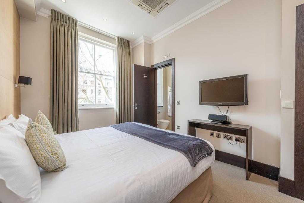 130 Queen's Gate Apartments - Deluxe Two-Bedroom Apartment