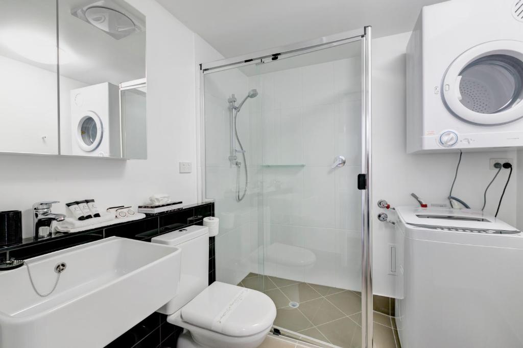 Direct Collective - Pavilion and Governor on Brookes - Resim 3