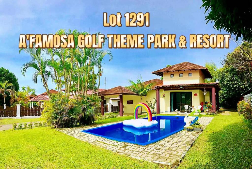 Kolam renang di atau dekat dengan Melaka AFamosa Resort D'amour Comfortable and Healing With Theater Projector Private Villa With Garden View Swimming Pool Seasonal Christmas Theme