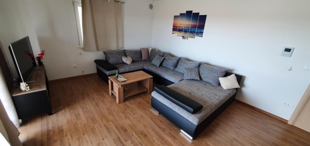 Posedenie v ubytovaní Apartments Kalajica