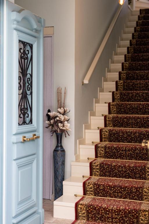 999 Luxury Hotel - Resim 9