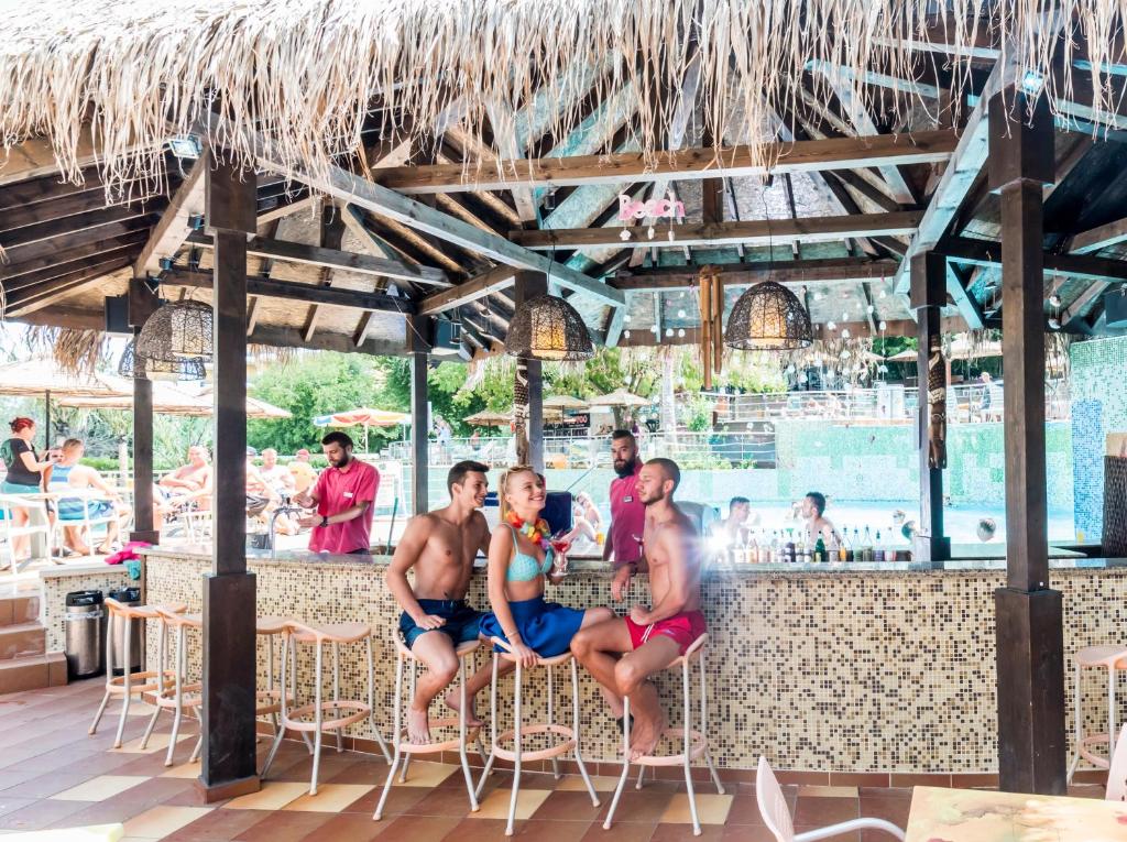 Hosté ubytování SH Dolce Mare- All inclusive- Free Beach & Beach Bar