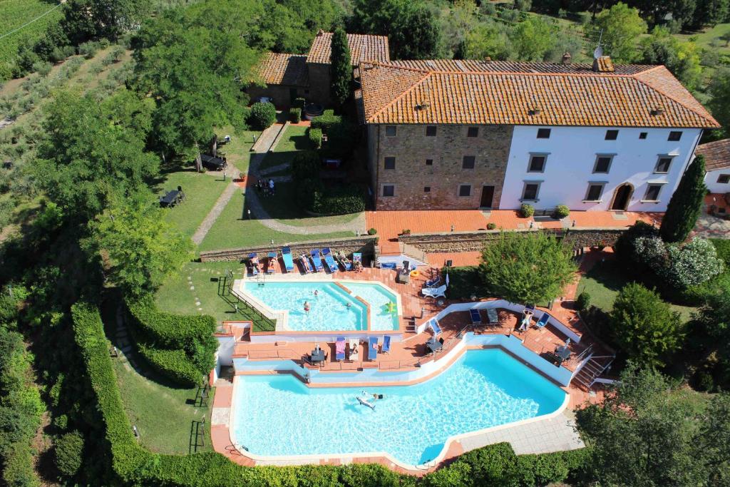 Bazén v ubytovaní Borgo La Casaccia alebo v jeho blízkosti