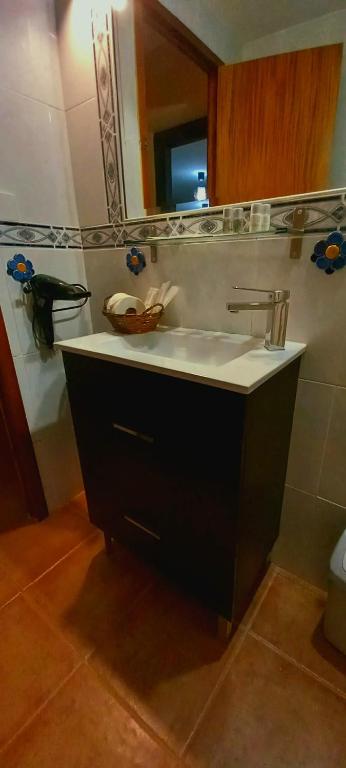 Kuchyň nebo kuchyňský kout v ubytování Chalet rural La Solana, a 12 Kilómetros de Córdoba en plena sierra, con piscina