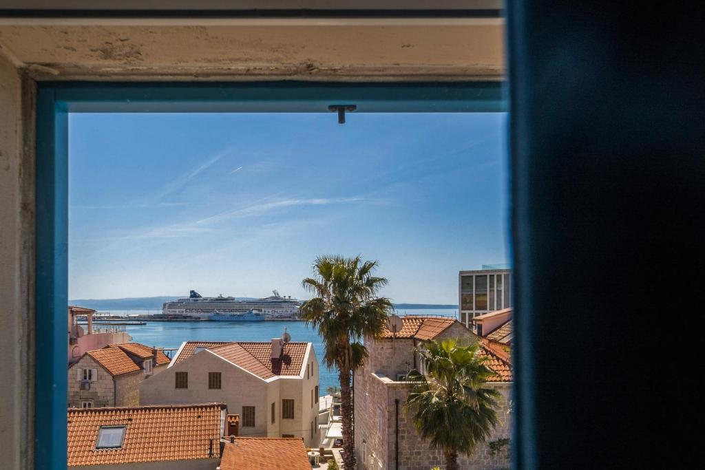Nespecifikovaný výhled na moře nebo výhled na moře při pohledu z hotelu