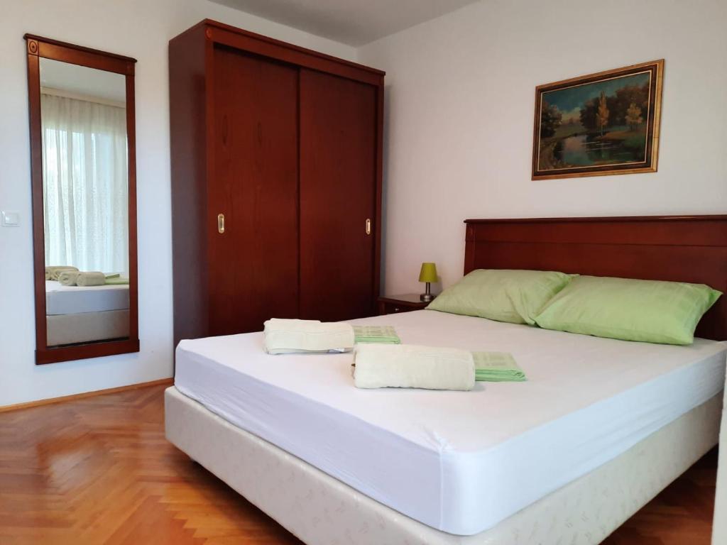Łóżko lub łóżka w pokoju w obiekcie Holiday Home Marija