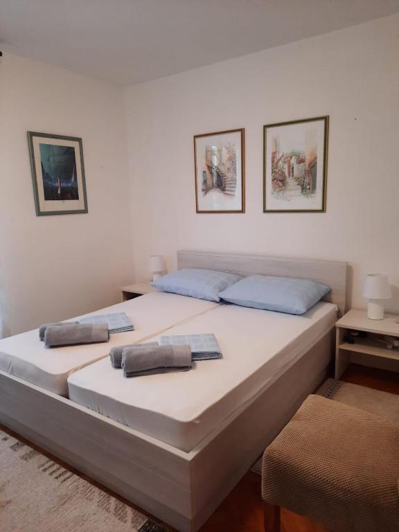 Łóżko lub łóżka w pokoju w obiekcie Holiday Home Marija