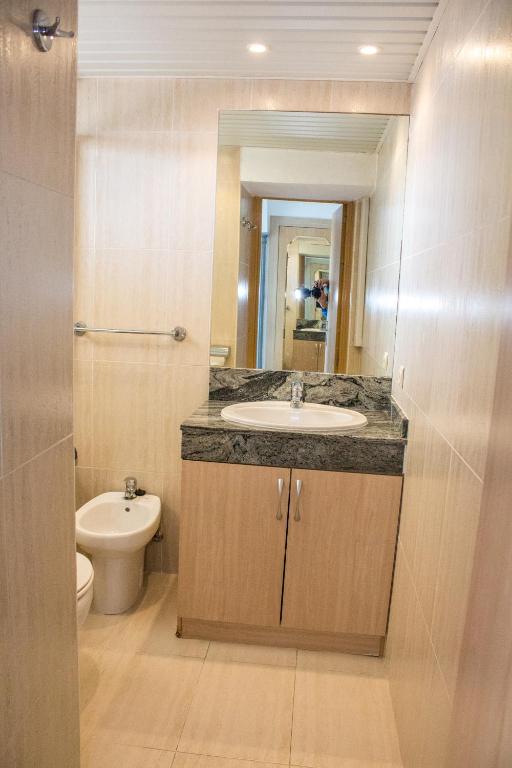 Kúpeľňa v ubytovaní Aloha Playa Apartment with panoramic sea view and pools