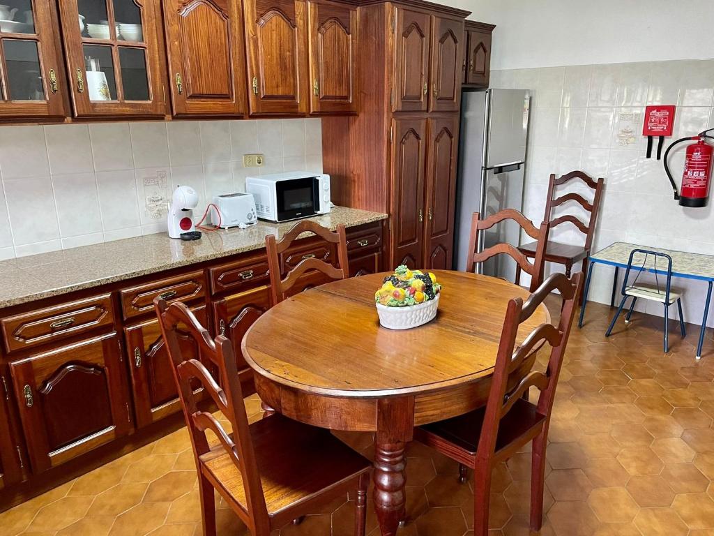 Kuchyň nebo kuchyňský kout v ubytování Casa Às Nove