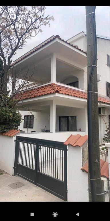 Budova, v ktorej sa apartmán nachádza