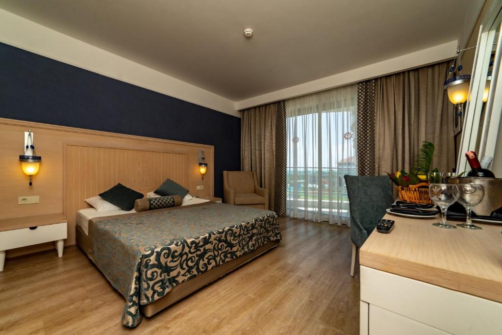 Postel nebo postele na pokoji v ubytování Seamelia Beach Resort Hotel & SPA