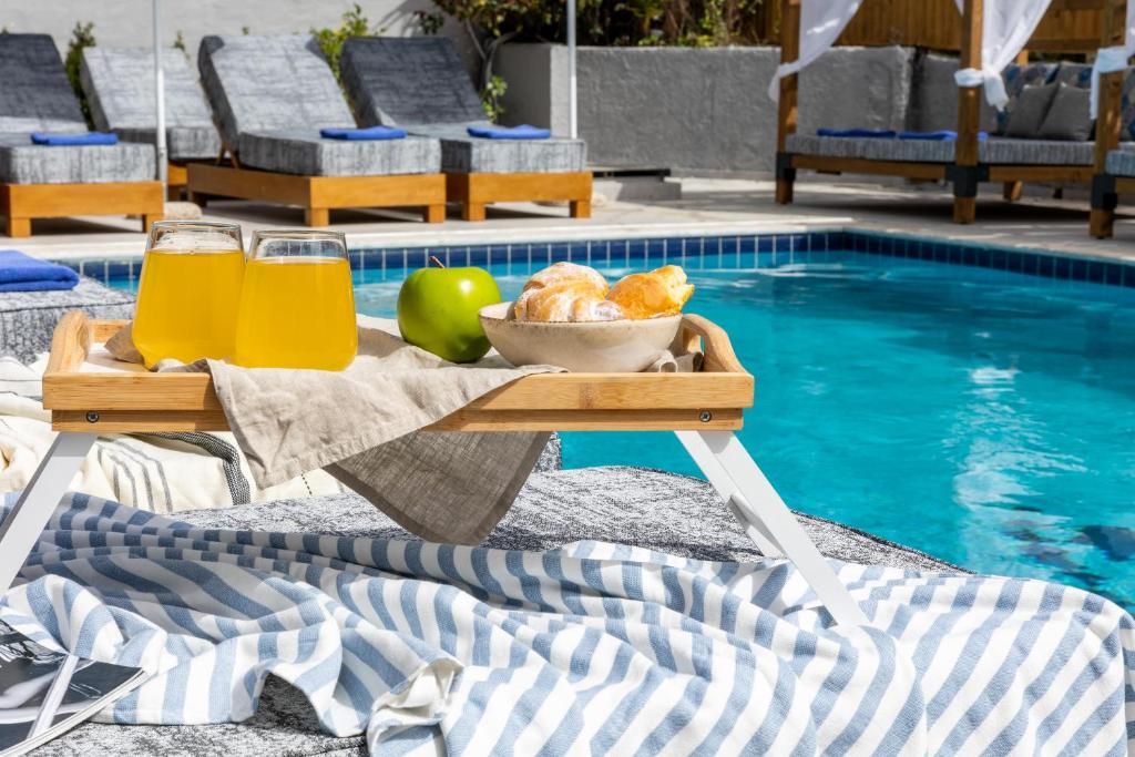 Bazén v ubytování Skiathos Theros, Philian Hotels and Resorts nebo v jeho okolí