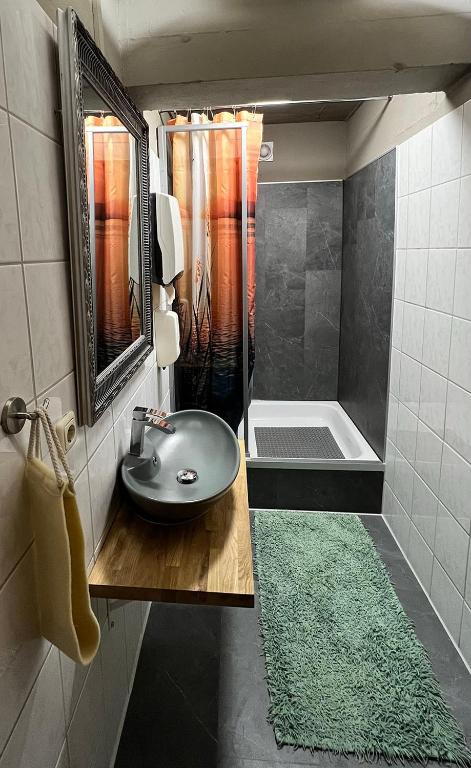 Koupelna v ubytování Hostel Fehmarn Mehrbett-Zimmer