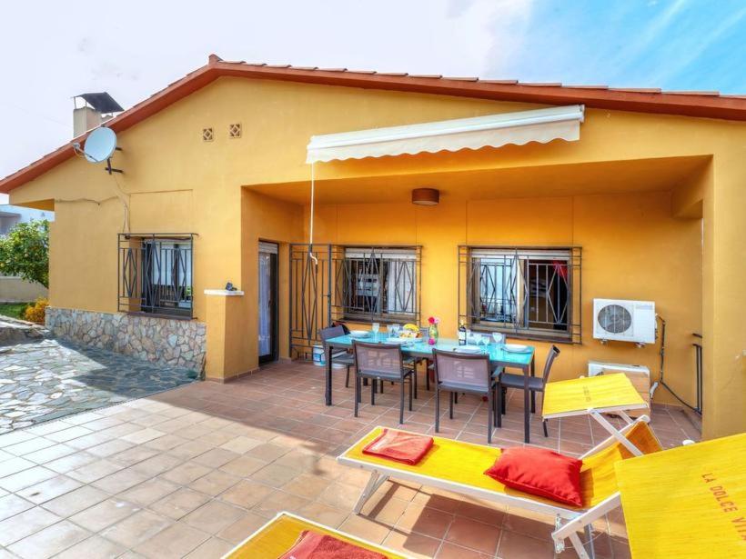 Balkón nebo terasa v ubytování Villa Blanca 10 minutos de la Playa Costa Brava