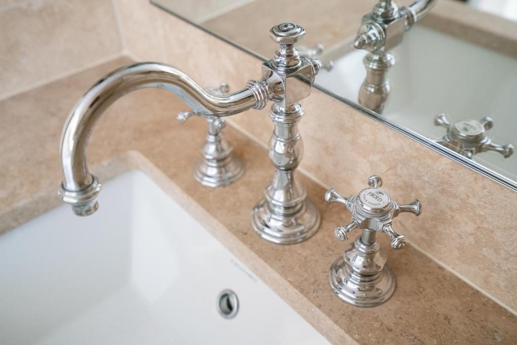 Hotel Saint-Louis en L'Isle - Notre-Dame - Resim 33