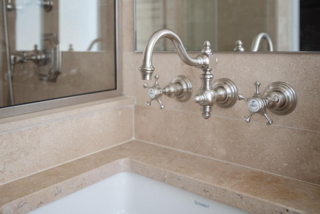 Hotel Saint-Louis en L'Isle - Notre-Dame - 10