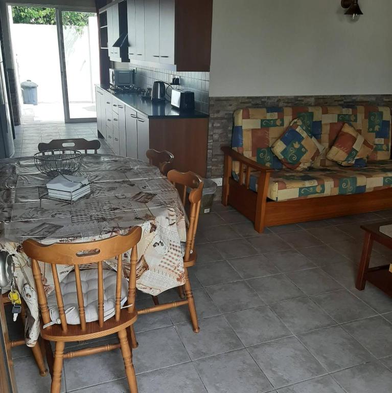 Kuchyň nebo kuchyňský kout v ubytování HAVEN HOUSE