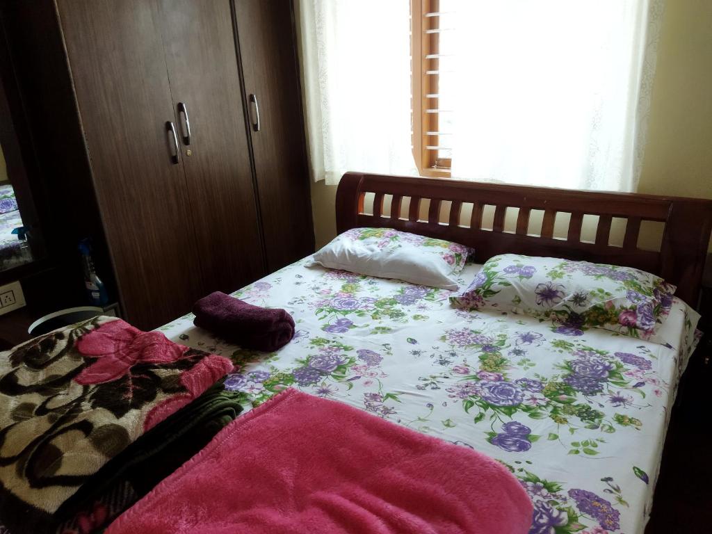 Postel nebo postele na pokoji v ubytování Hidden gem home stay