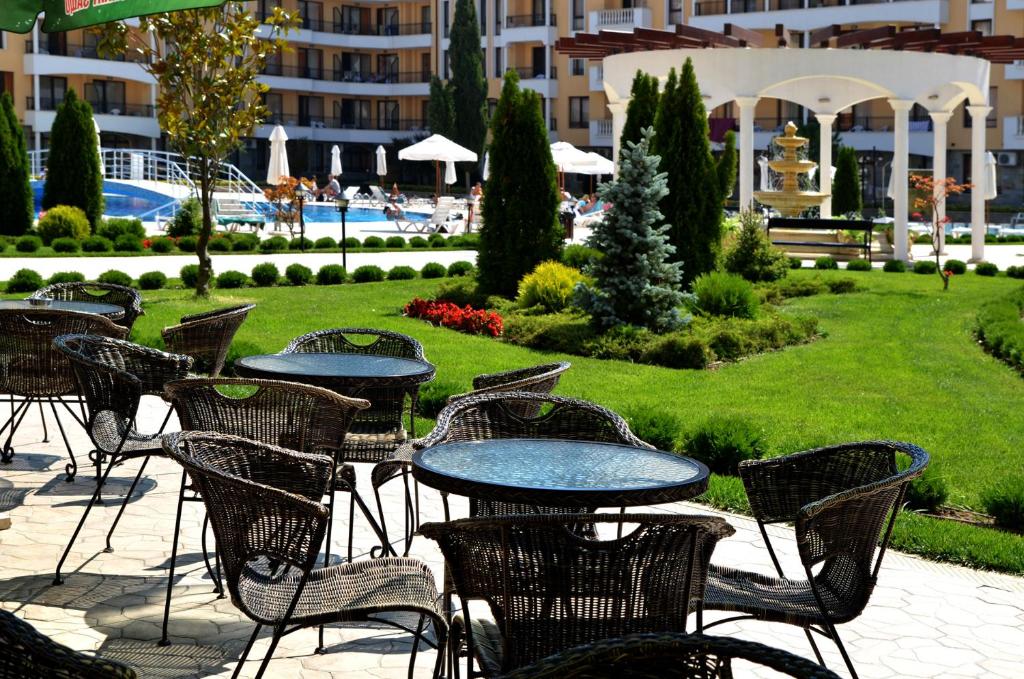 A garden outside Royal Sun Holiday Apartments
