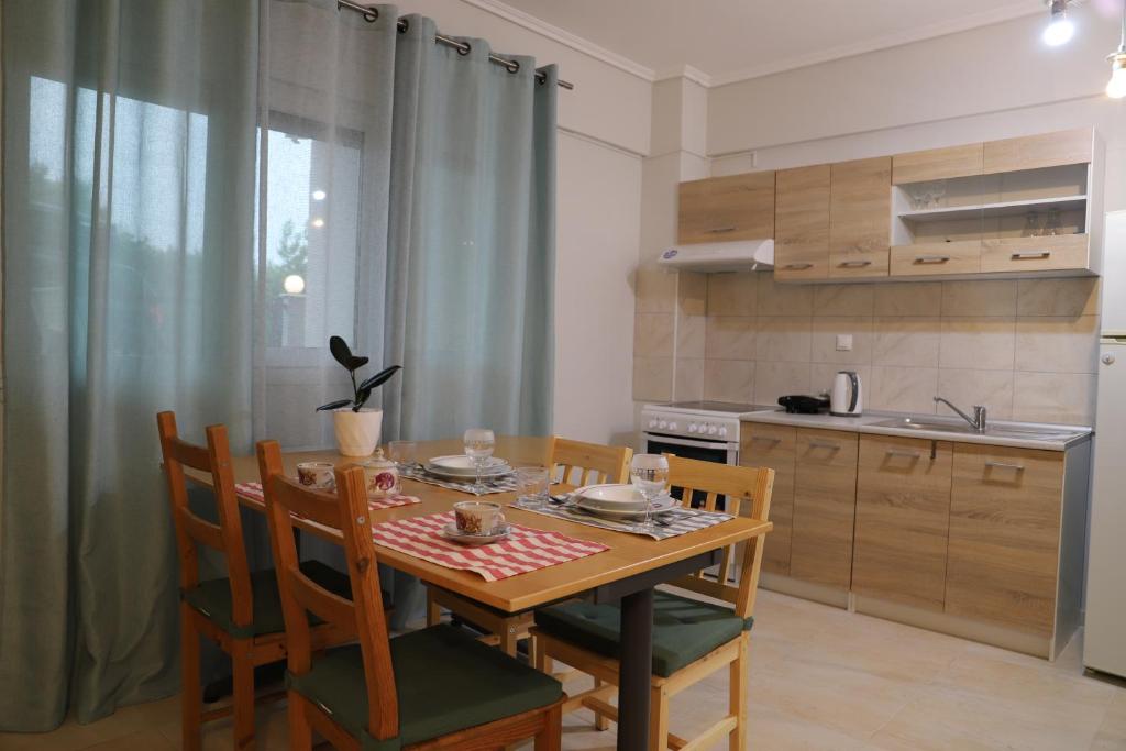 Kuchnia lub aneks kuchenny w obiekcie New Stylish and Cozy Apartment