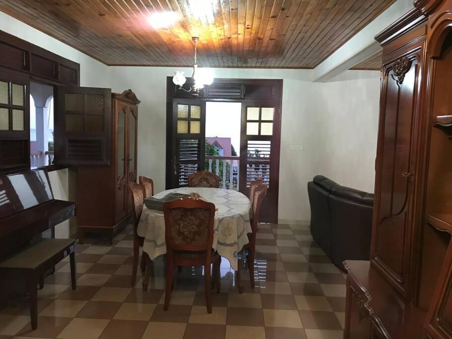 Posezení v ubytování Villa Mer'Pelée