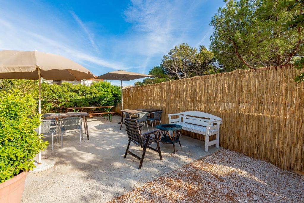 Patio alebo iná vonkajšia časť ubytovania Apartments Villa Agape Vir