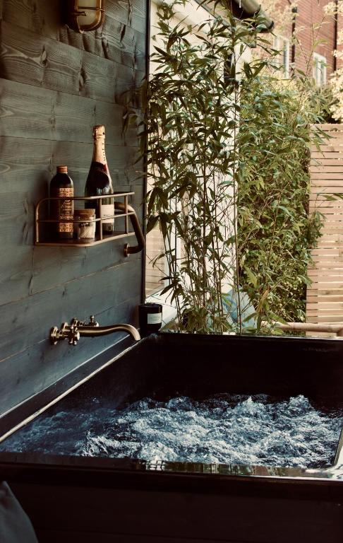 Fotografie z fotogalerie ubytování Ashford House 2 bedroom Apartment 'outdoor bathing tub' v destinaci Fylingthorpe