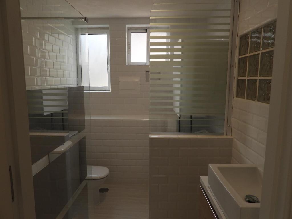 Koupelna v ubytování Excepcional Apartamento LOFT a pie de playa en CHALET ROQUETES