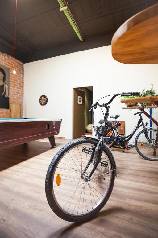 Jízda na kole v ubytování Pars Tailor's Hostel nebo okolí