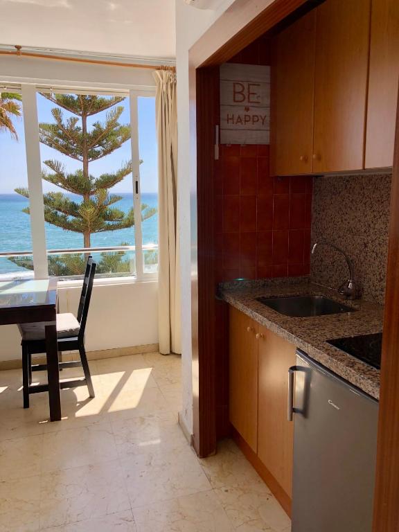 Apartamentos La Roca Costa del Sol, Торемолинос – Обновени ...
