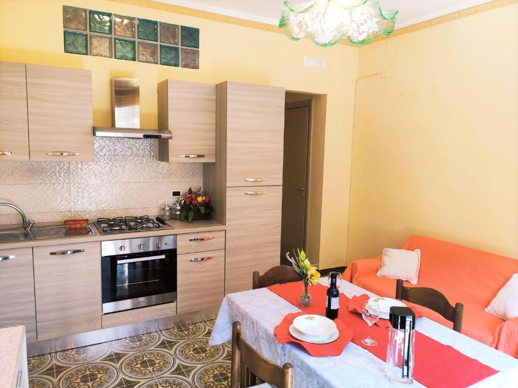 Kuchyň nebo kuchyňský kout v ubytování Casa Vacanze Le Querce