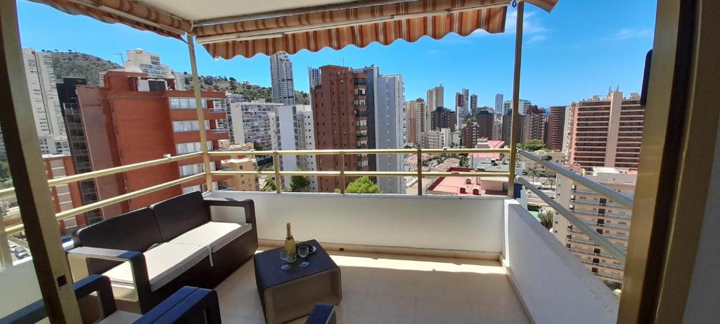 Balkón alebo terasa v ubytovaní Agustina apartment in Rincon de Loix -free parking, Wi-Fi, pool, new air conditioning, sea view