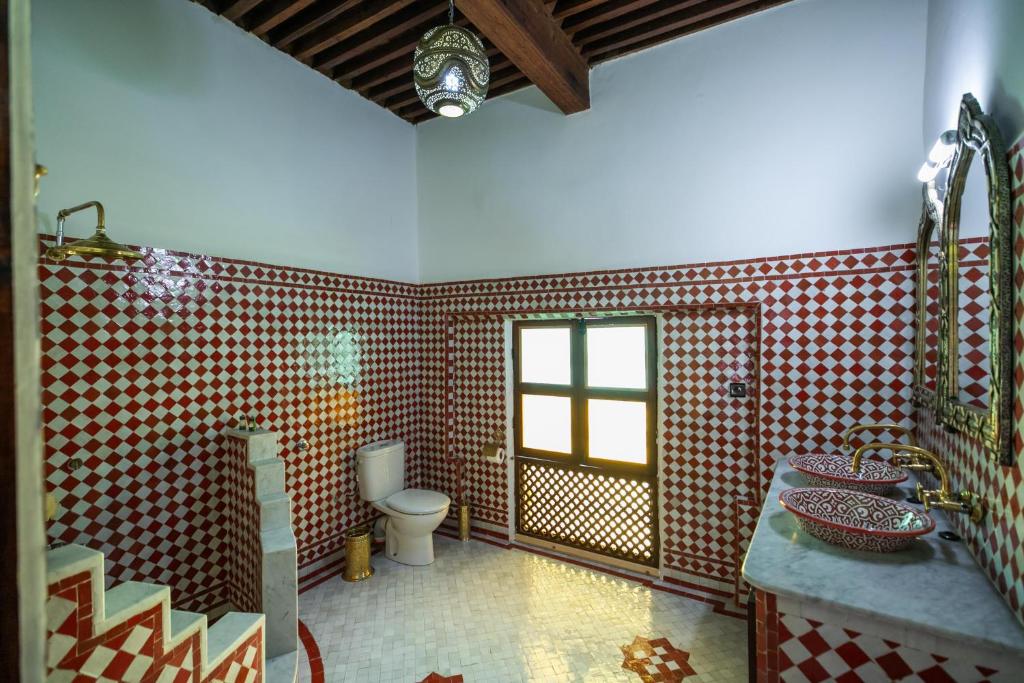 Koupelna v ubytování Riad Le Moucharabieh