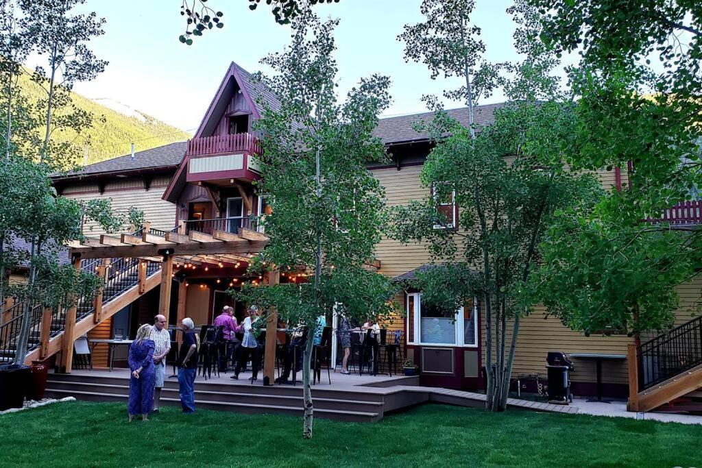 Clear Creek Inn, (updated prices 2024)