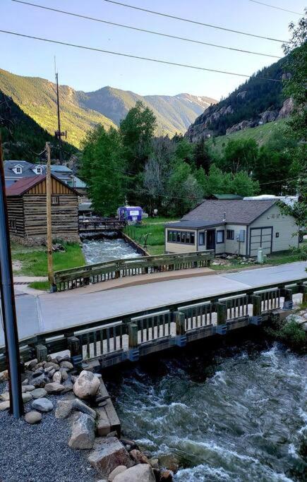 Clear Creek Inn photo
