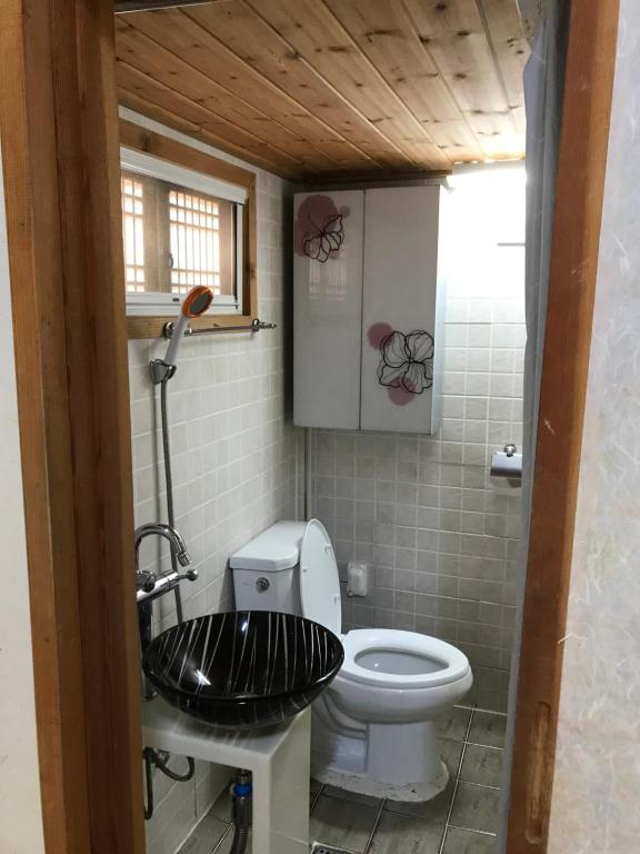Vannituba majutusasutuses Sarangroo