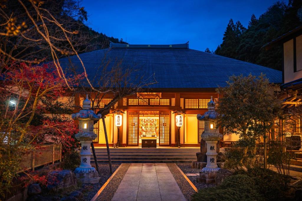 Temple Hotel 志摩房 - Image 1