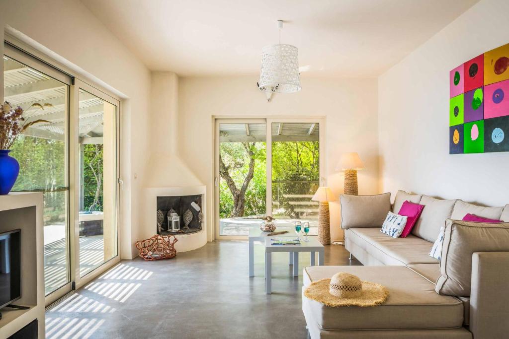 A seating area at Kaminia Beach Villa