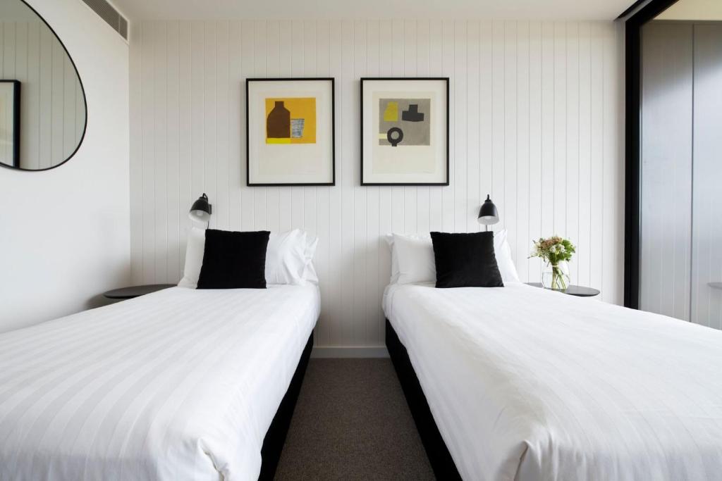 Accommodation @ Curlewis - Suite De La Firma