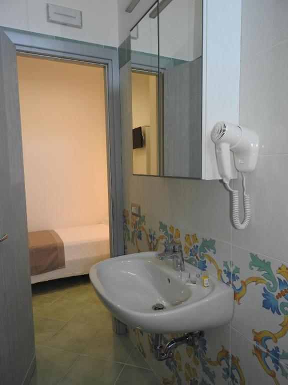 Koupelna v ubytování Hotel Corallo Circeo