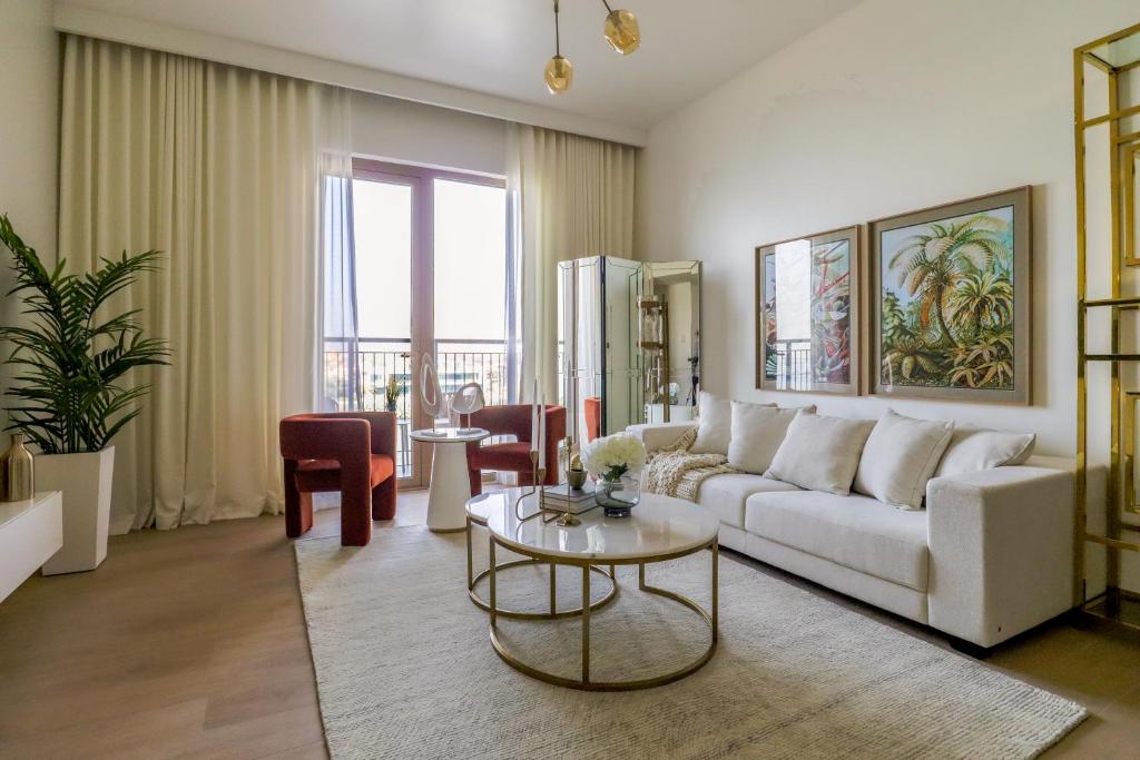 HiGuests – Spectacular Waterfront Apartment in La Mer