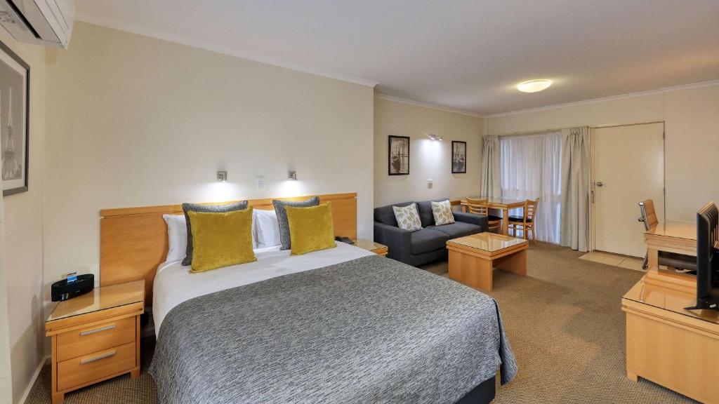 Postel nebo postele na pokoji v ubytování Quality Inn Swan Hill