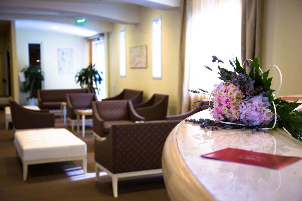 Posezení v ubytování San Francesco Hotel