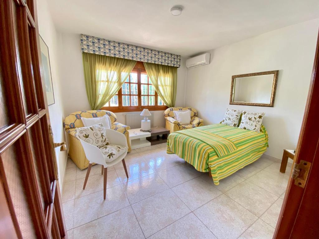 Coin salon dans l'établissement Stunning 5 bed Villa La Font, private pool