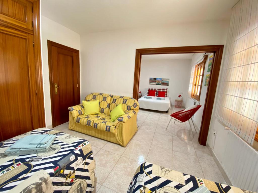 Un ou plusieurs lits dans un hébergement de l'établissement Stunning 5 bed Villa La Font, private pool